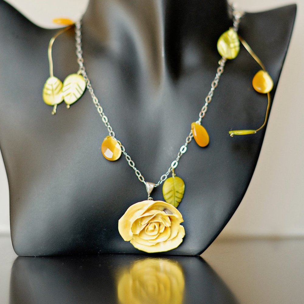 Secret Garden Necklace (Real Yellow Rose, Cat's Eye ,Shell, Silver)